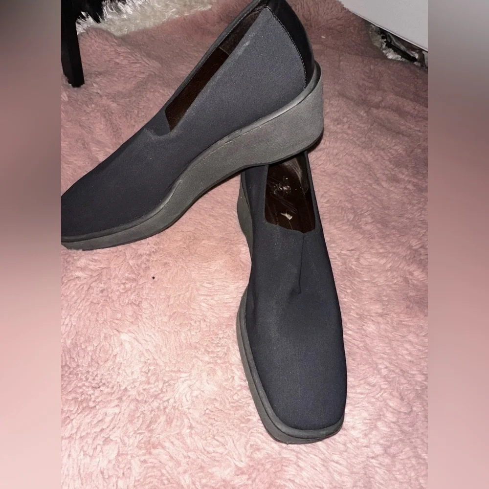 Donald J. Pliner AtLast Black slip on Wedge Shoe 8.5M office casual minimalist